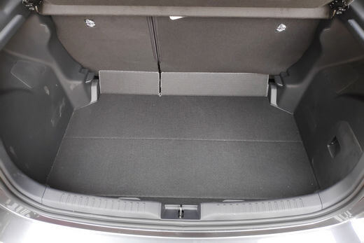 טויוטה יאריס תא המטען